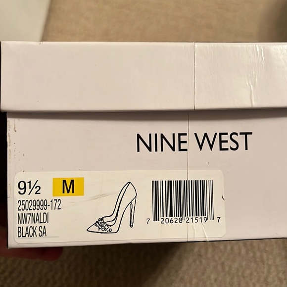 Nine West Naldi Black pumps with Pearl Detail 9.5 - Picture 2 of 6